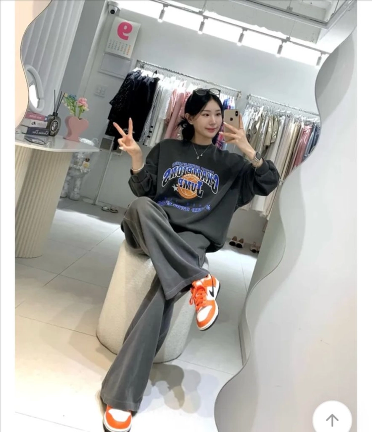 오버핏 피그먼트 맨투맨 이미지