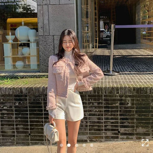 트윌리 라운드 금장 숏 파스텔 세미 크롭 봄 간절기 아우터 트위드 자켓 하객룩 데이트룩 이미지