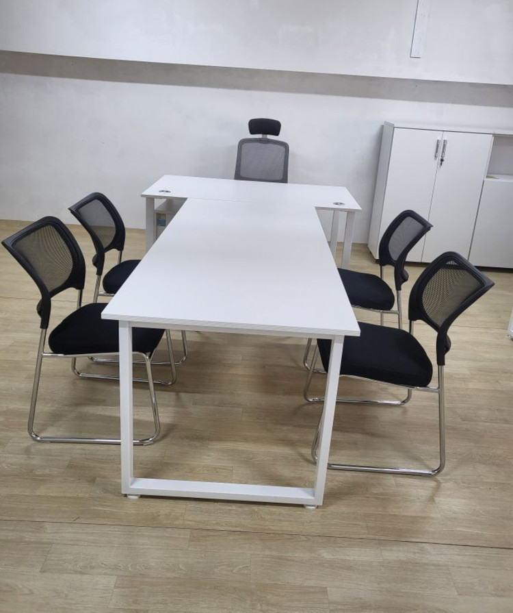 파티션 책상 의자 철제캐비넷 철재옷장 원탁 작업탁자 포밍탁자 회의용테이블 회의용의자 수납장 책장 서랍 이미지