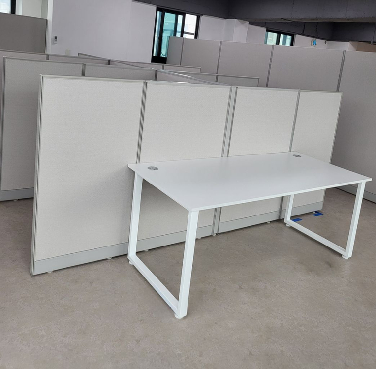 파티션 책상 의자 철제캐비넷 철재옷장 원탁 작업탁자 포밍탁자 회의용테이블 회의용의자 수납장 책장 서랍 이미지