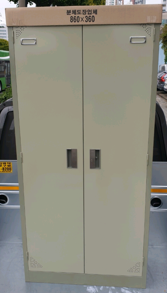 파티션 책상 의자 철제캐비넷 철재옷장 원탁 작업탁자 포밍탁자 회의용테이블 회의용의자 수납장 책장 서랍 이미지