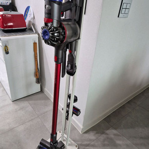 다이슨 V8 무선청소기 세트 이미지