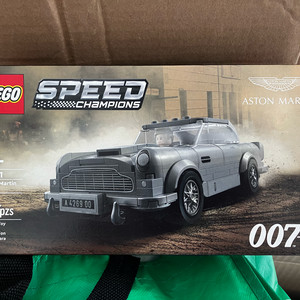 레고 스피드챔피언 76911 애스턴마틴 미개봉 새상품 팝니다. 이미지