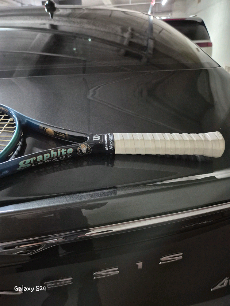 윌슨 테니스 라켓 이미지