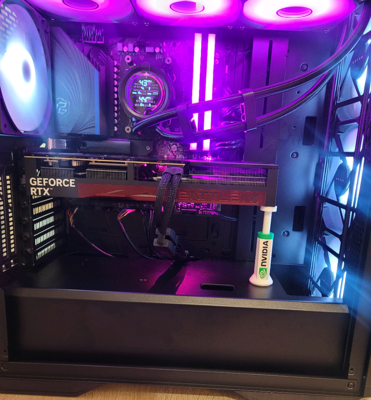 7800X3D 7950X3D 32G 1T RTX5070 신품급 본체 이미지