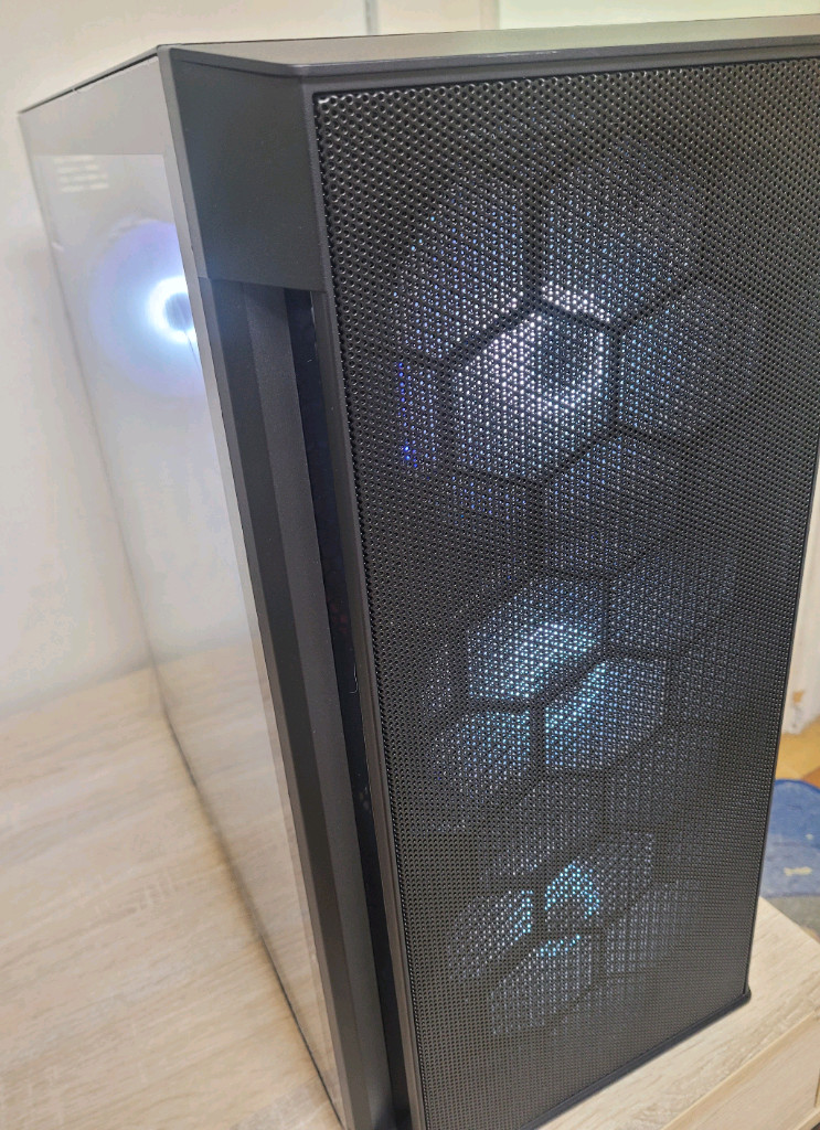 7800X3D 7950X3D 32G 1T RTX5070 신품급 본체 이미지