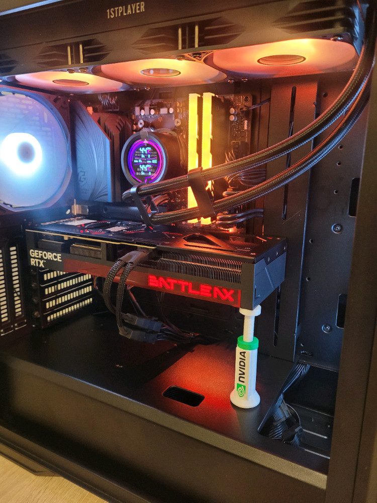 7800X3D 7950X3D 32G 1T RTX5070 신품급 본체 이미지