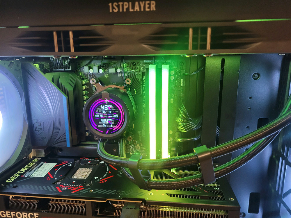 7800X3D 7950X3D 32G 1T RTX5070 신품급 본체 이미지