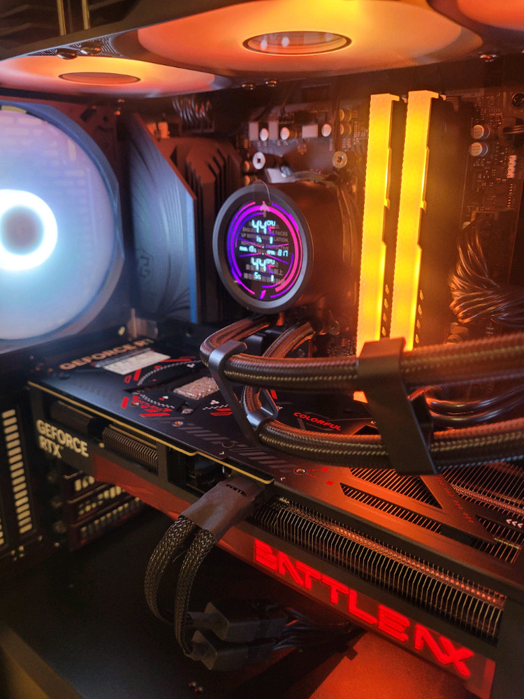 7800X3D 7950X3D 32G 1T RTX5070 신품급 본체 이미지