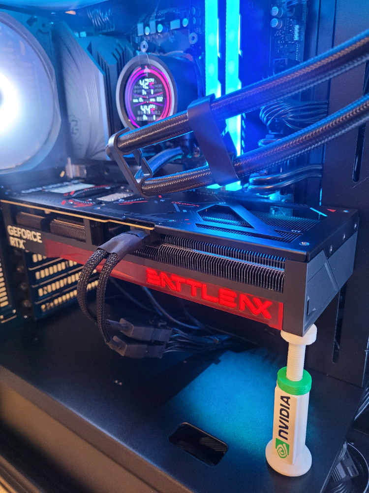 7800X3D 7950X3D 32G 1T RTX5070 신품급 본체 이미지