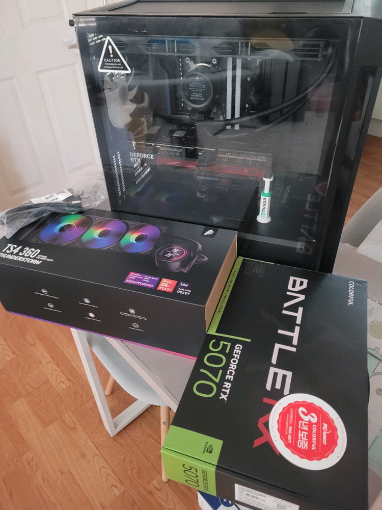 7800X3D 7950X3D 32G 1T RTX5070 신품급 본체 이미지