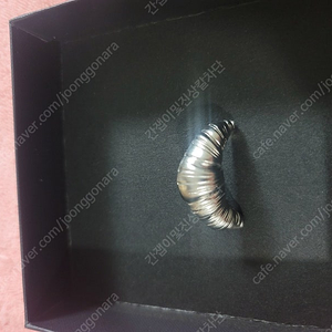 stu 크로와상 브로치 이미지