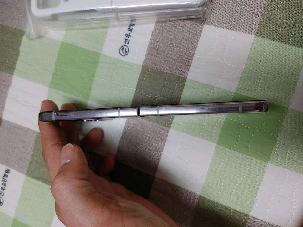 S급 ㅡ 갤럭시 Z플립4 256GB + 새케이스 이미지