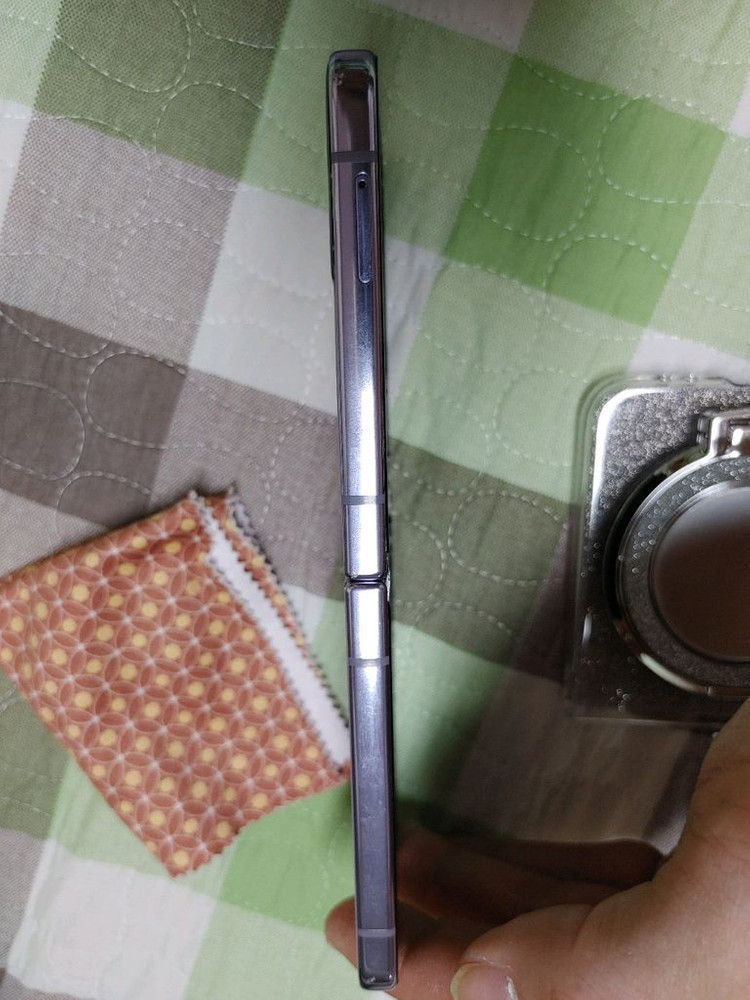 갤럭시 Z플립4 256GB + 새케이스,액정필름 이미지