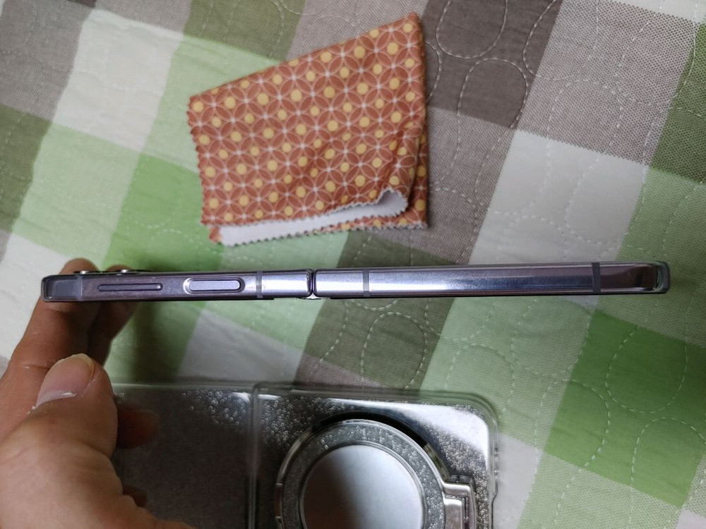 갤럭시 Z플립4 256GB + 새케이스,액정필름 이미지