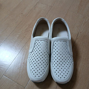 새제품 키높이 펀칭 운동화 이미지