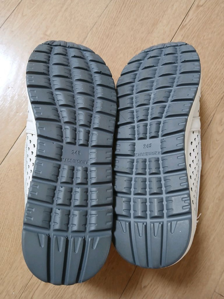 새제품 키높이 펀칭 운동화 이미지