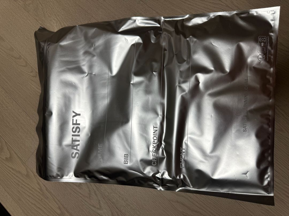 새티스파이 SATISFY MothTech 티셔츠 m사이즈 팝니다 이미지