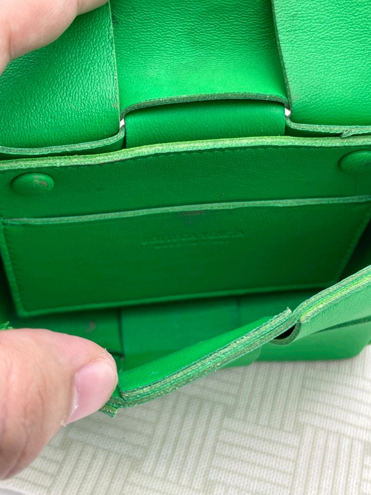 [ 정품 / 풀구성 ] 보테가베네타 미니 카세트백 그린 이미지