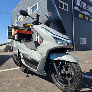 혼다 pcx125 25년식 3만키로 배달셋팅o 깔끔한 셋팅 저렴하게 판매합니다 이미지