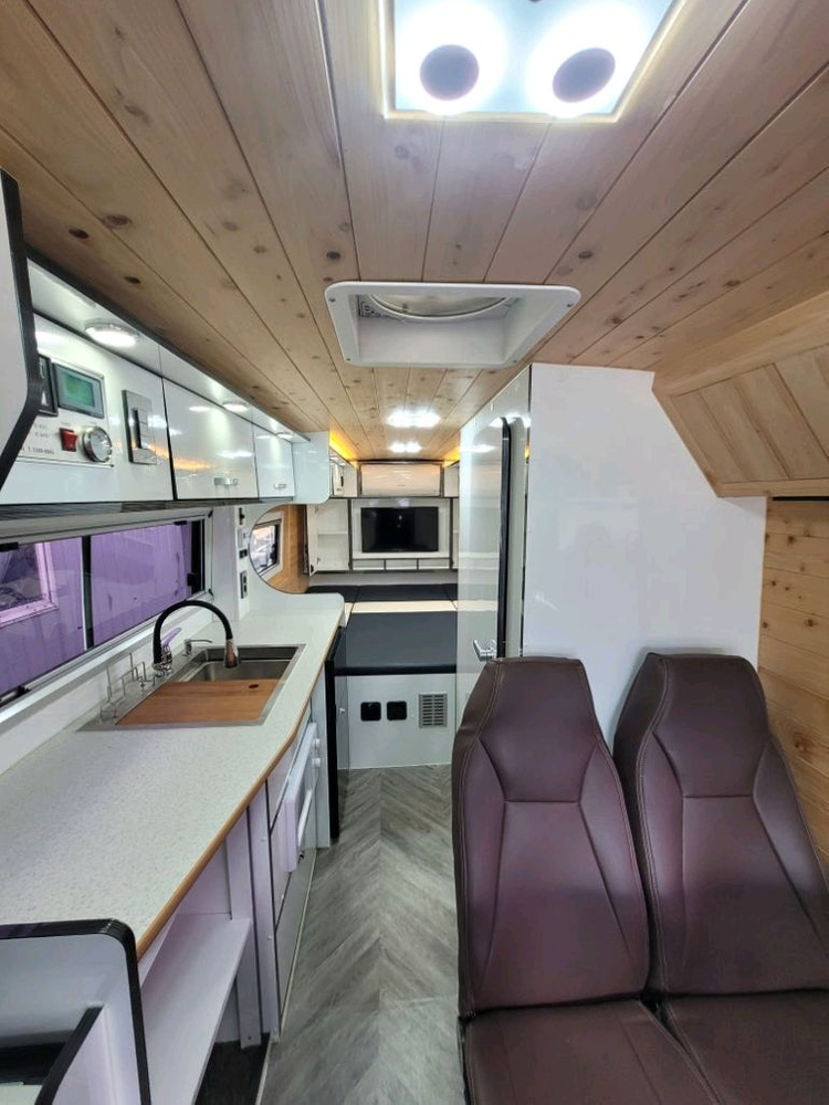 카운티캠핑카 인산철배터리600태양광1000 이미지