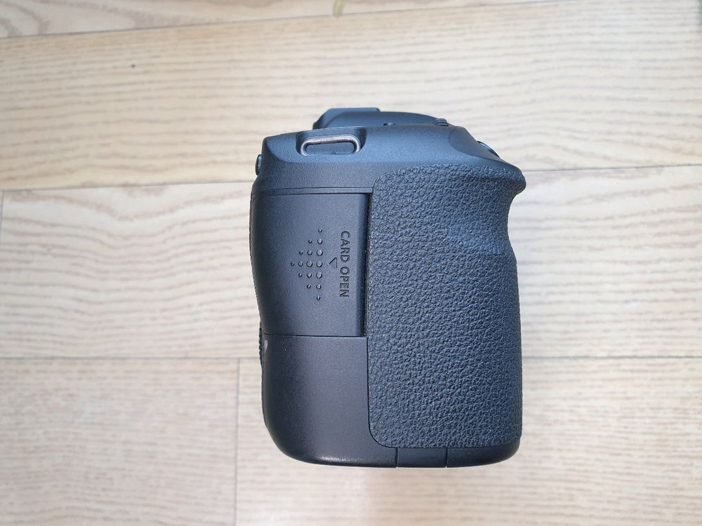 캐논 EOS 6D DSLR 카메라 바디(렌즈제외) 이미지