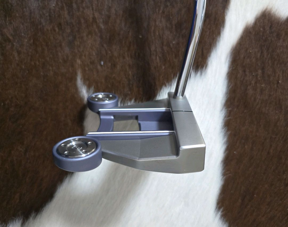 스카티카메론 크라운 푸추라6 CROWN FUTURA6 한정판 퍼터 이미지