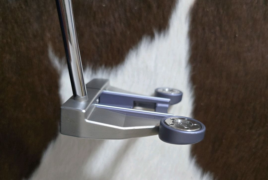 스카티카메론 크라운 푸추라6 CROWN FUTURA6 한정판 퍼터 이미지