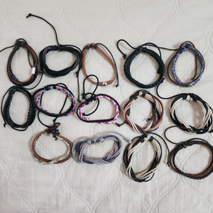 가죽팔찌 이미지