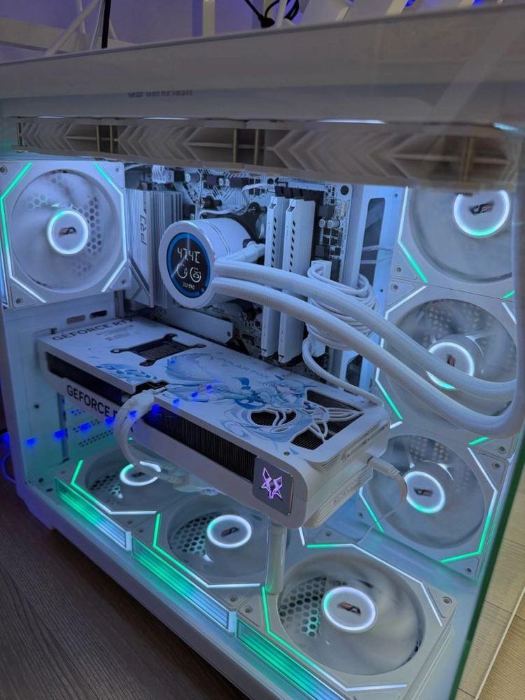 하이엔드급pc / 5700x3d / rtx5070 / 모니터키보드포함 이미지
