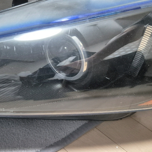 마세라티 그란투리스모 헤드라이트 이미지