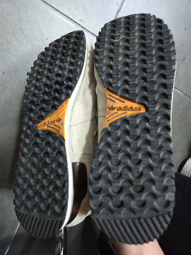 아디다스 운동화 275 이미지