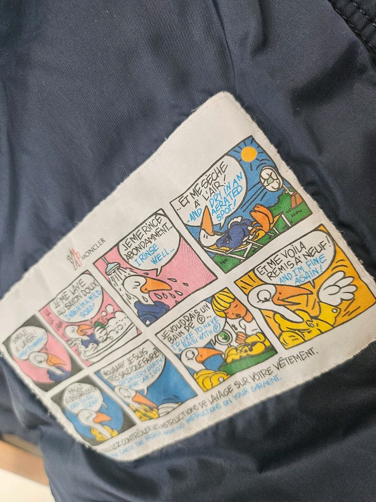 몽클레어 샤르팔 네이비 10A 이미지