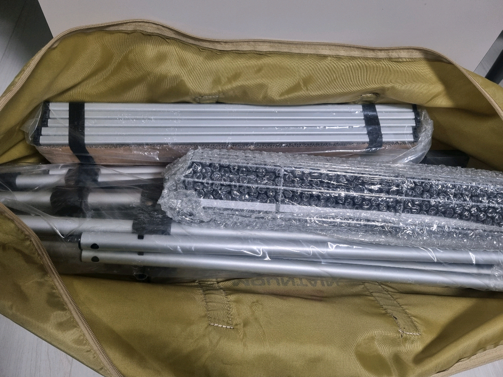 마운틴 이큅먼트 알루미늄 롤 키친테이블 새상품 팝니다. 이미지