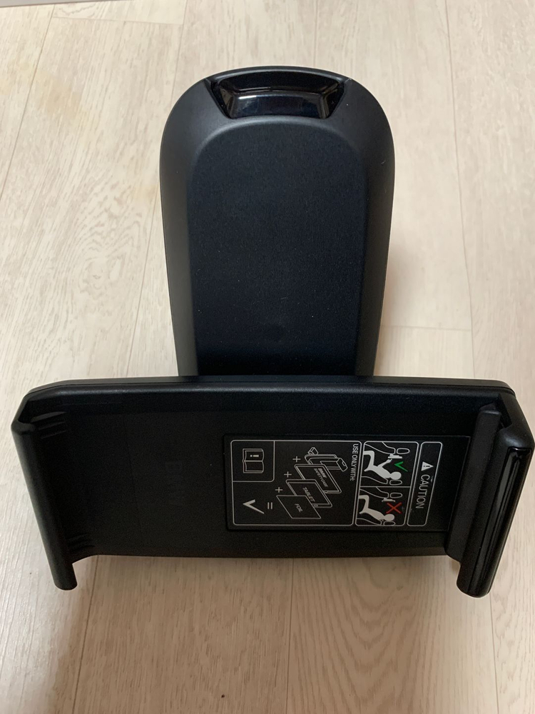 BMW 순정 차량용 태블릿 거치대 이미지