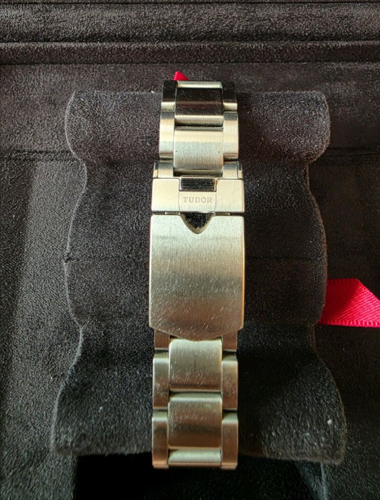 튜더 블랙베이36 검판 구형 이미지