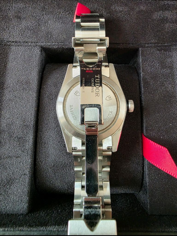 튜더 블랙베이36 검판 구형 이미지