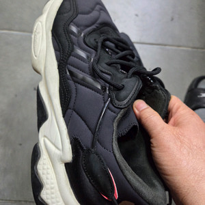 아디다스 운동화 270 이미지