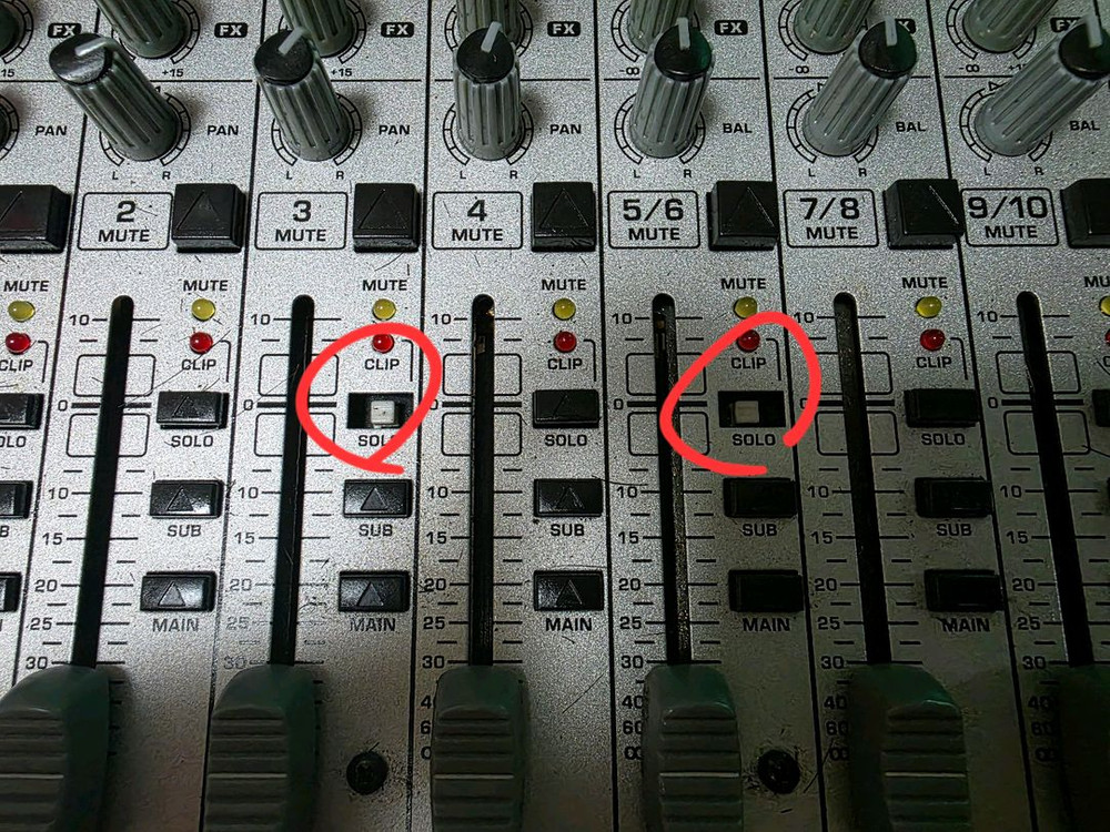 베링거 UB1622FX-PRO 믹서 이미지