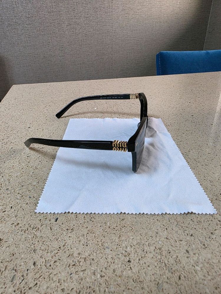 미우미우 선글라스 이미지