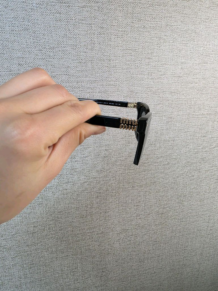 미우미우 선글라스 이미지