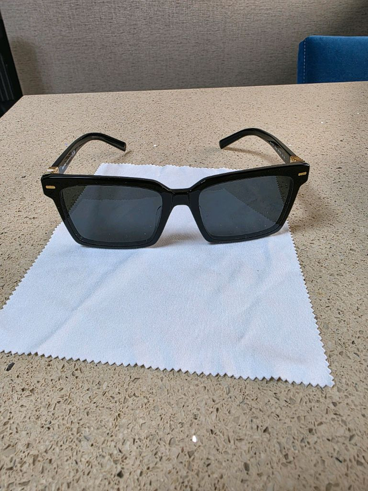 미우미우 선글라스 이미지