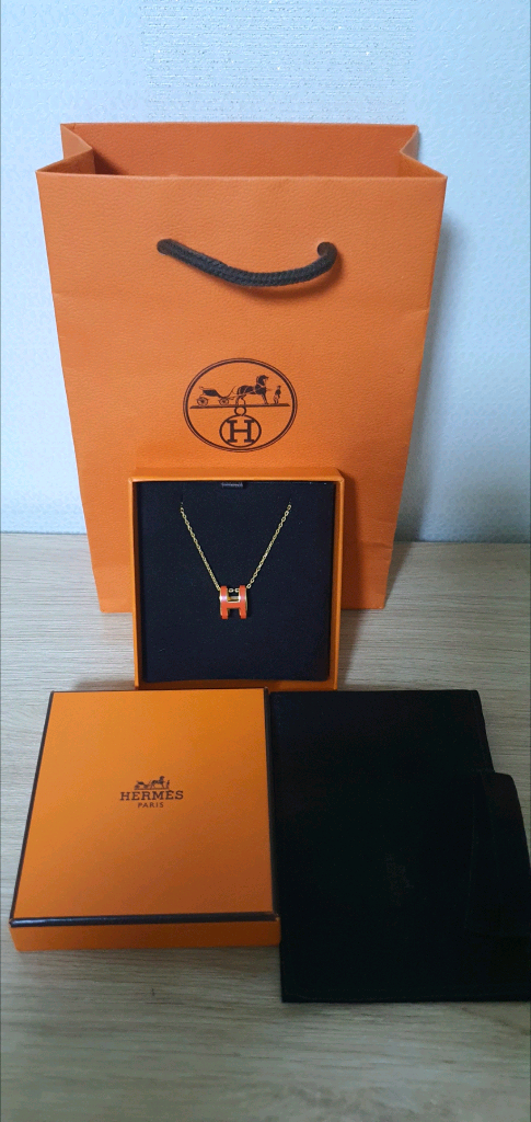 에르메스 팝아슈 목걸이 새상품급 정품(감정O)구찌프라다루이비통디올고야드샤넬셀린느불가리반클리프보테가생로랑가방 이미지