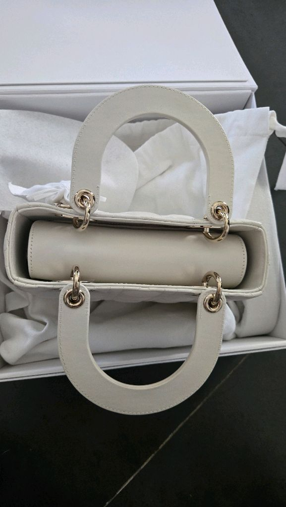 오늘만 이가격!!새상품 디올 레이디 까나쥬 스몰백 화이트+디올 방도 이미지