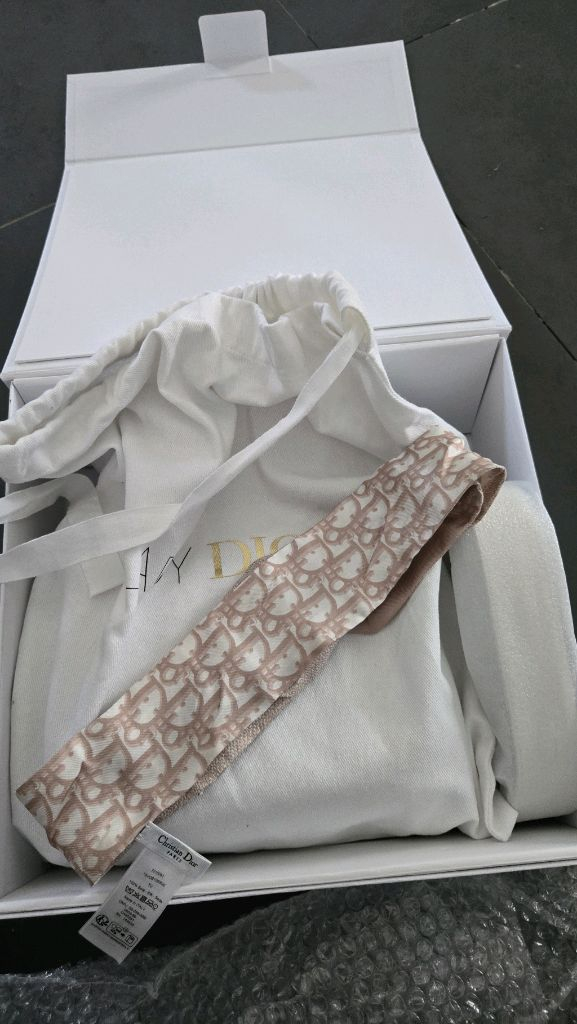 오늘만 이가격!!새상품 디올 레이디 까나쥬 스몰백 화이트+디올 방도 이미지