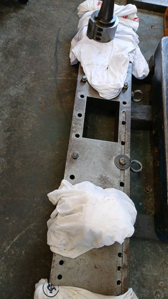 보링기계 130T 명판 판매합니다. 이미지