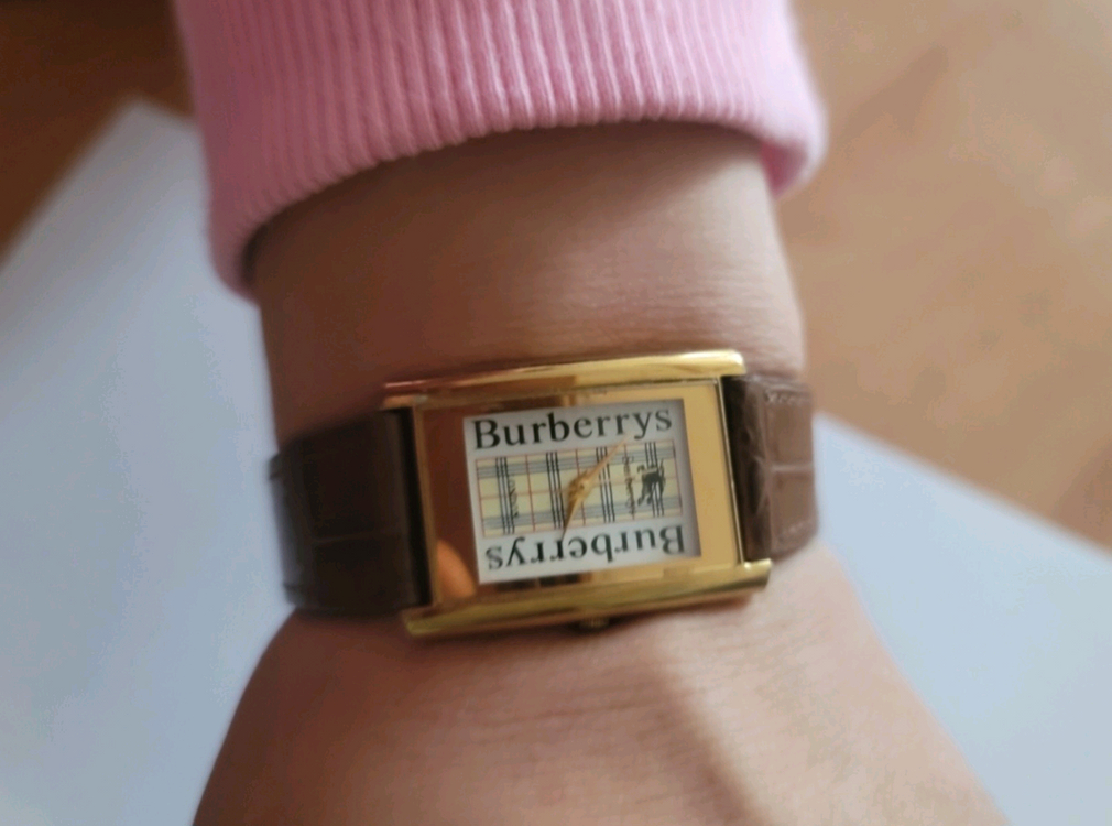 버버리 시계. 와치 !! 이미지