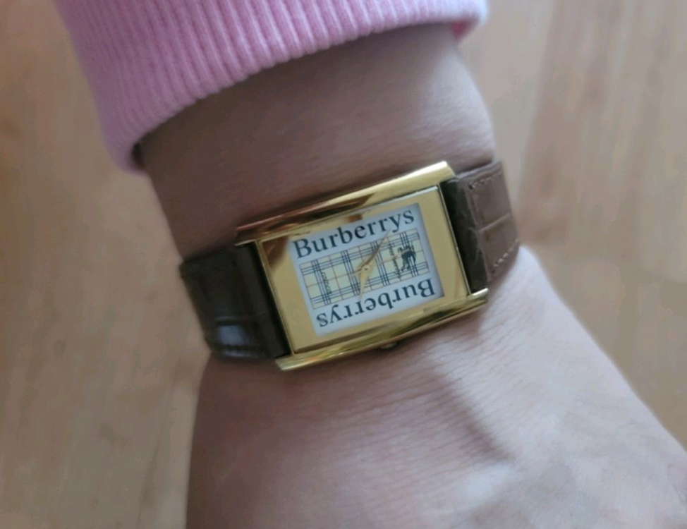 버버리 시계. 와치 !! 이미지