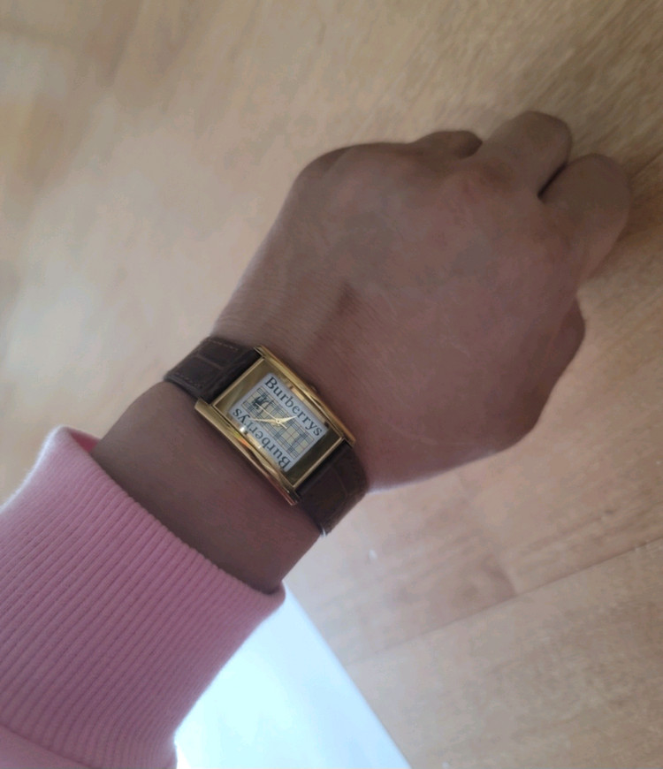 버버리 시계. 와치 !! 이미지