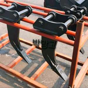 굴삭기리퍼 리퍼 굴삭기리퍼 포크레인리퍼 굴삭기니퍼 이미지